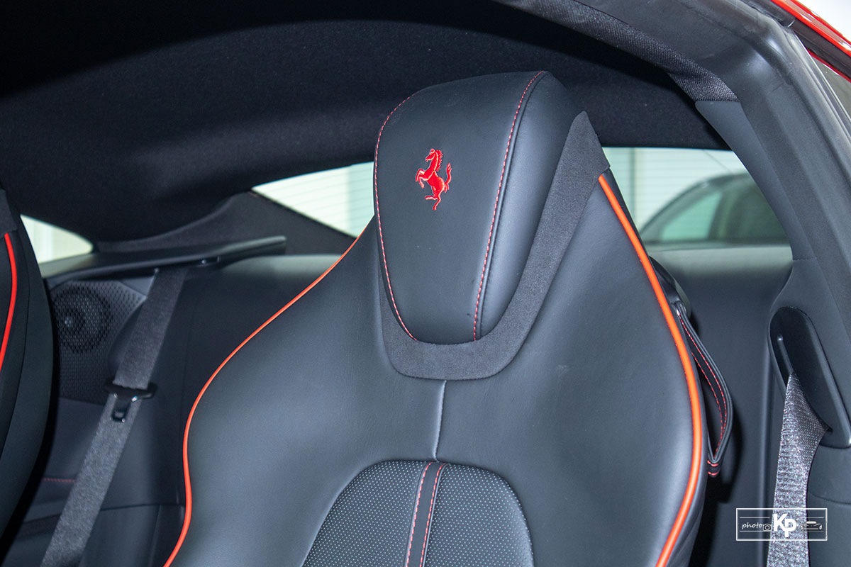 Cận cảnh xe Ferrari Roma màu đỏ Rosso "độc nhất" Việt Nam a10