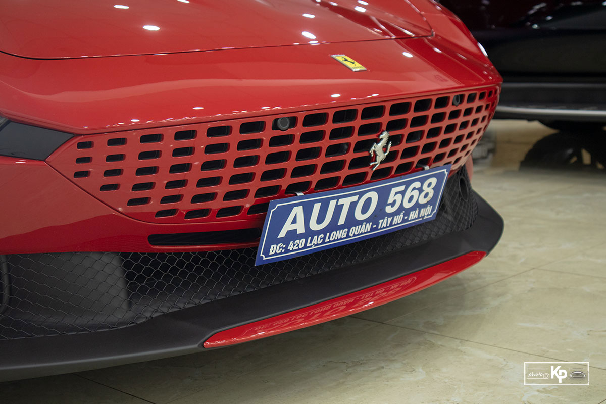 Cận cảnh xe Ferrari Roma màu đỏ Rosso "độc nhất" Việt Nam a19