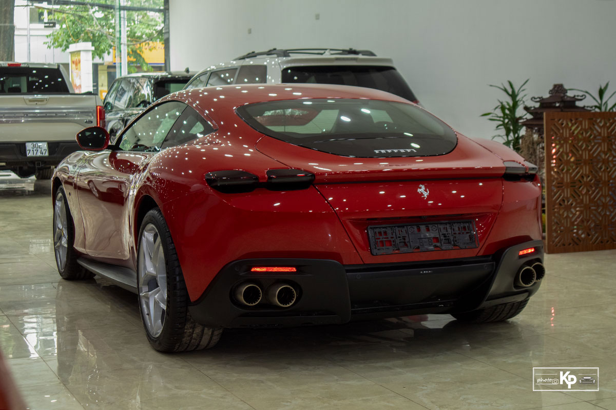Cận cảnh xe Ferrari Roma màu đỏ Rosso "độc nhất" Việt Nam a22
