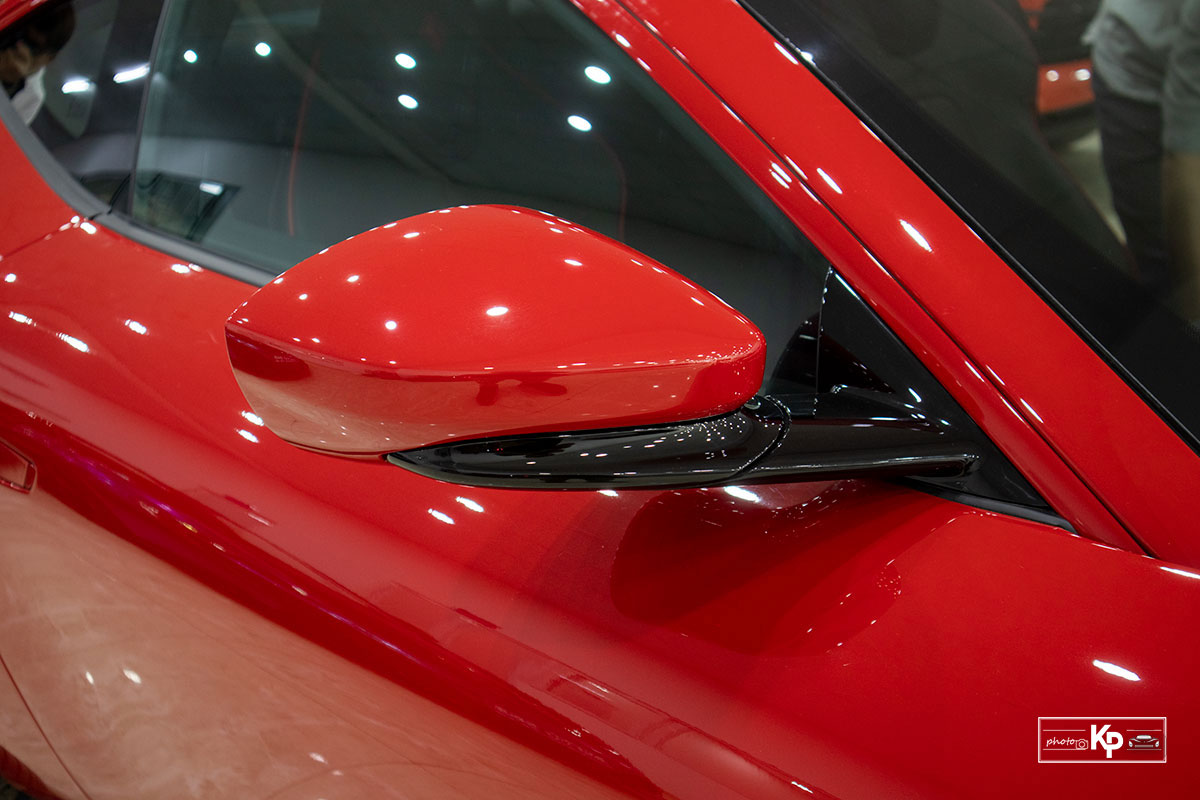 Cận cảnh xe Ferrari Roma màu đỏ Rosso "độc nhất" Việt Nam a20