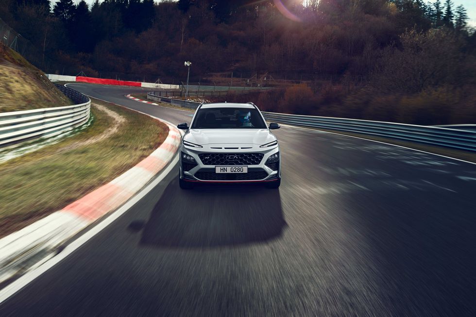 Hyundai Kona N 2022 thể thao và hầm hố hơn.
