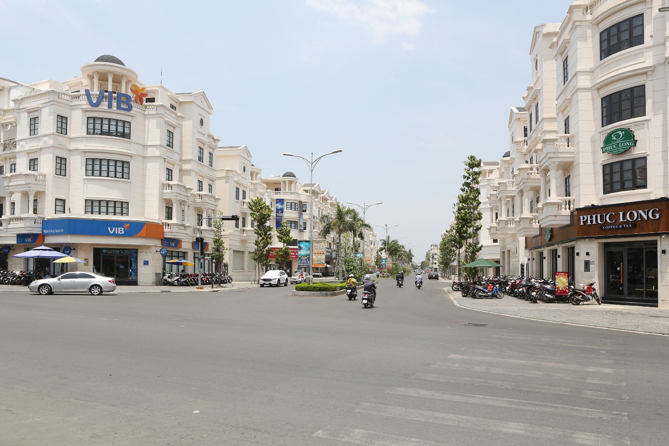 Nhà phố thương mại tại dự án CityLand Park Hills