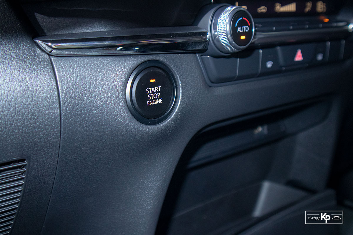Ảnh Nút khởi động xe Mazda CX-30 2021