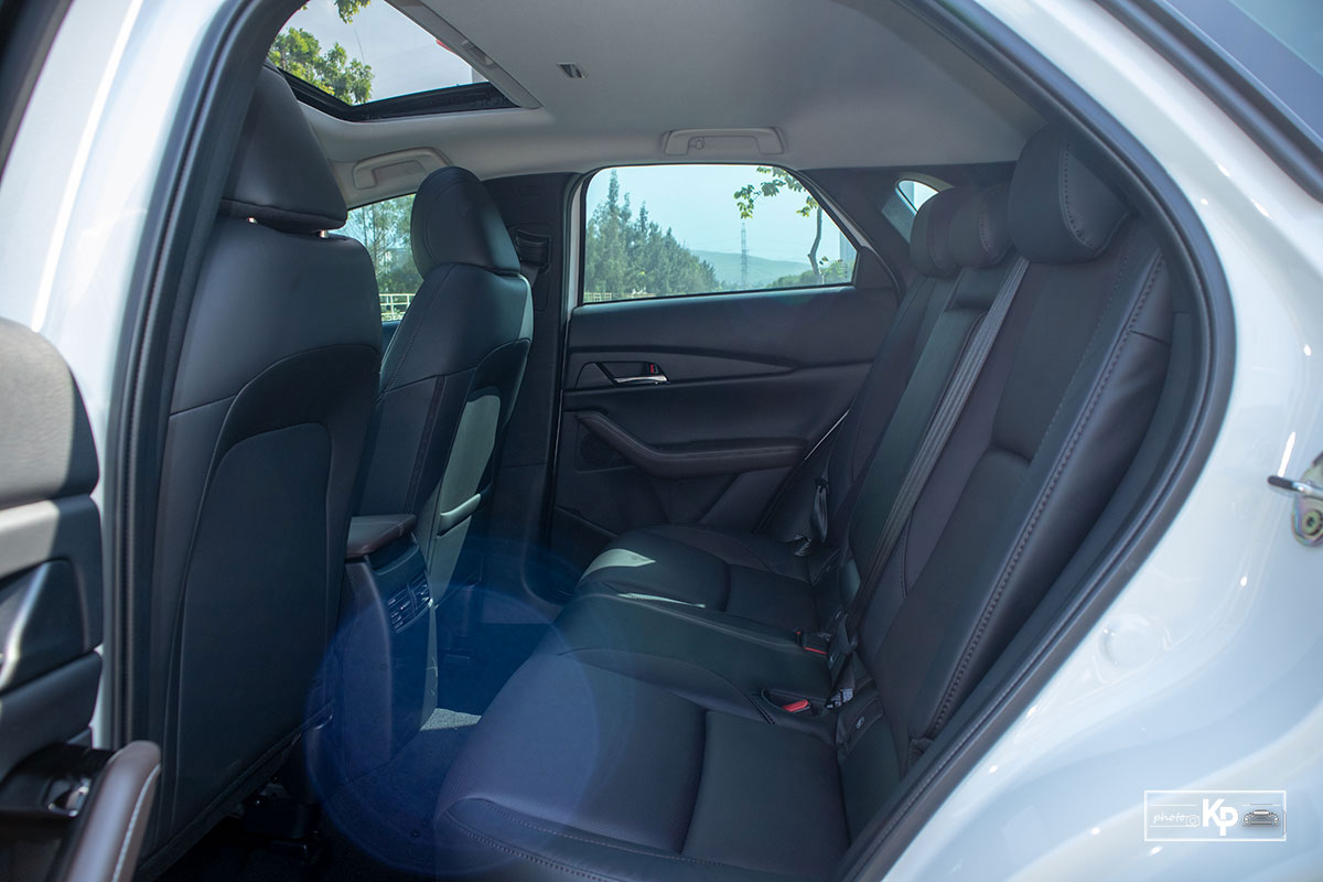 Ảnh Ghế sau xe Mazda CX-30 2021