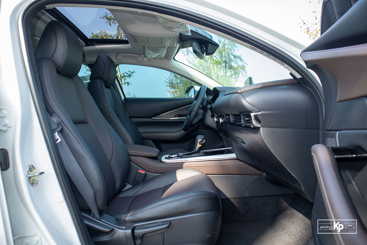 Ảnh Ghế trước xe Mazda CX-30 2021