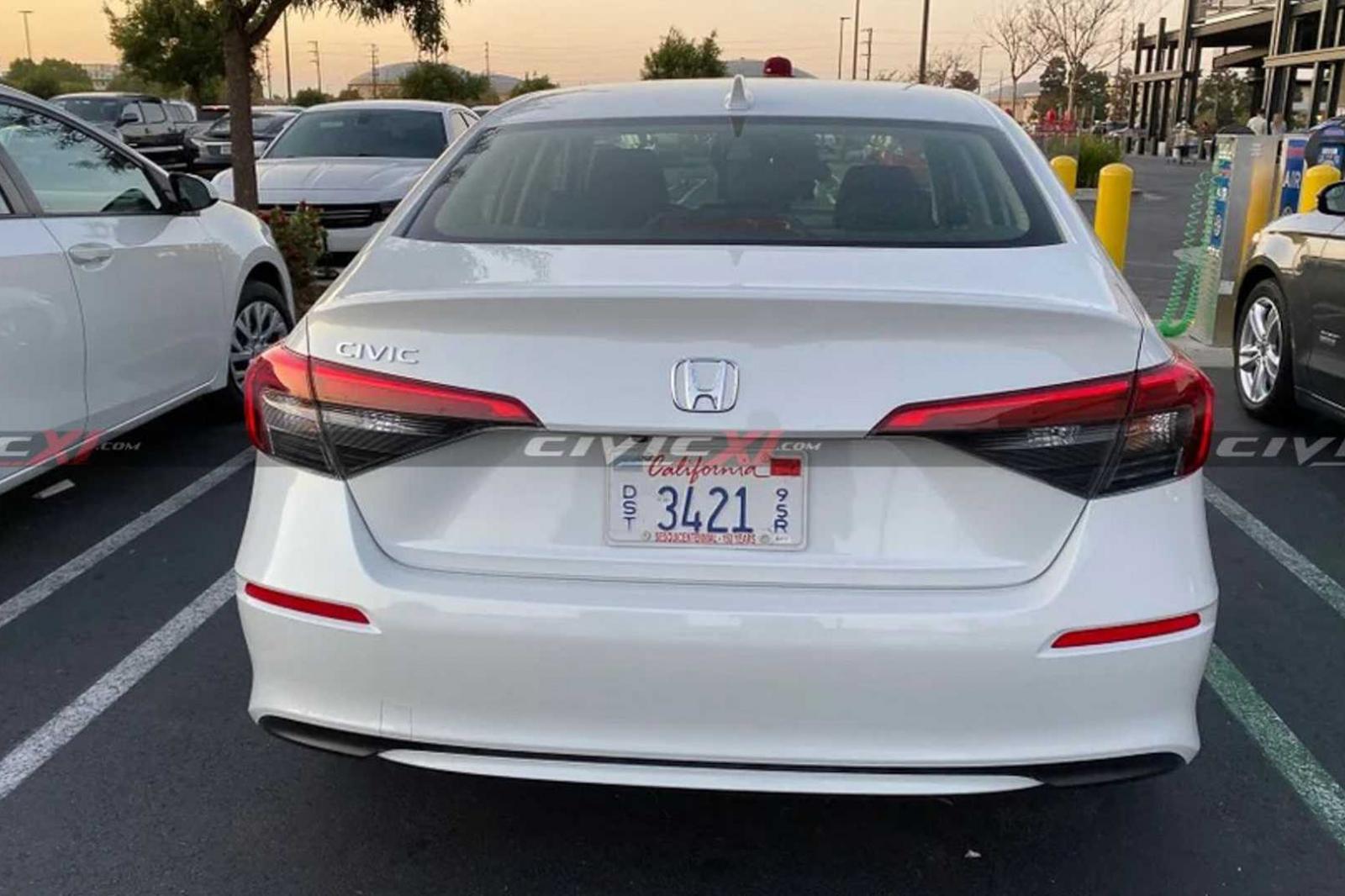 Cận cảnh Honda Civic 2022 bằng "xương bằng thịt" ngo&agrave;i đời - Ảnh 2.