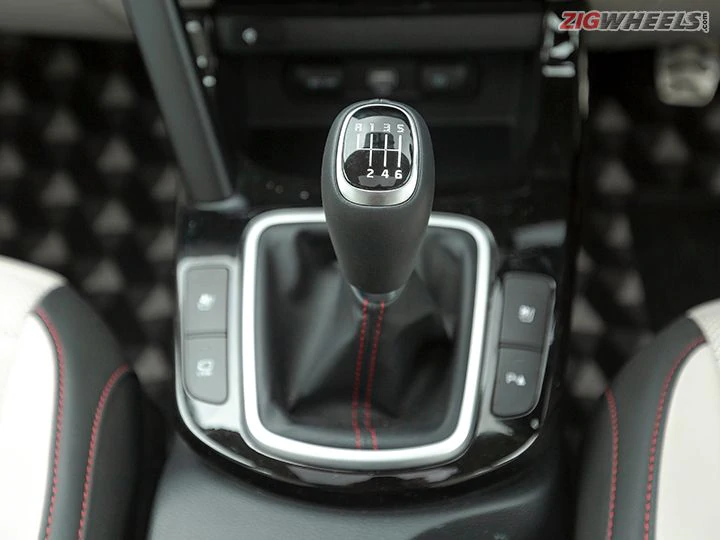 Kia Seltos 2021 được bổ sung th&ecirc;m t&ugrave;y chọn hộp số mới.