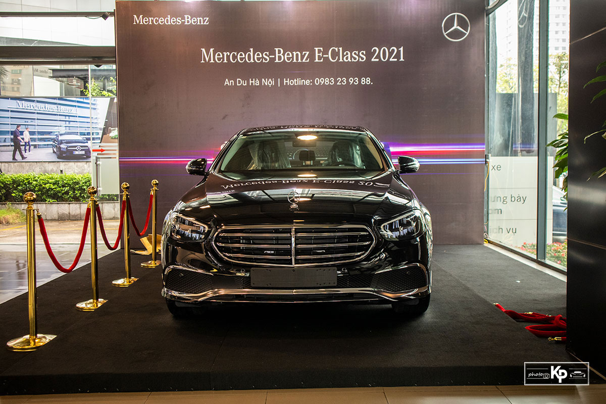 Mercedes-Benz E200 Exclusive 2021 gi&aacute; hơn 2,3 tỷ đồng c&oacute; g&igrave; đặc biệt? a2