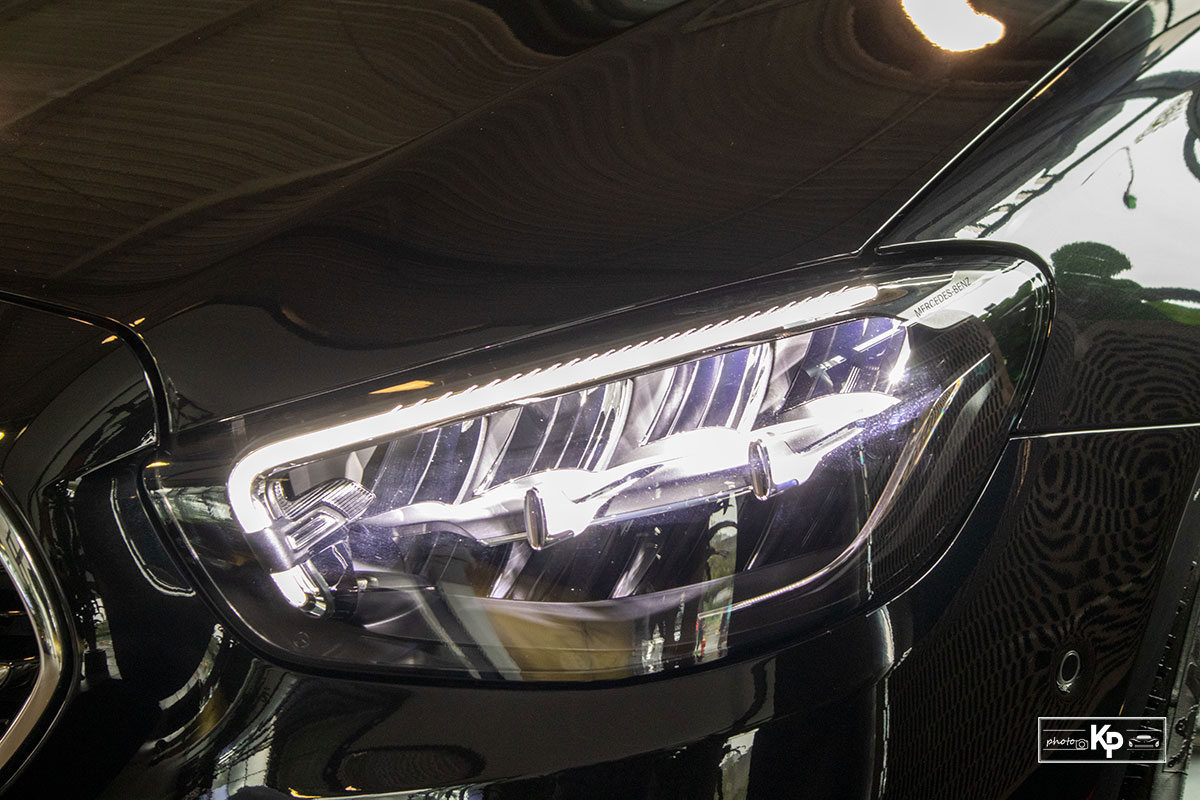 Mercedes-Benz E200 Exclusive 2021 gi&aacute; hơn 2,3 tỷ đồng c&oacute; g&igrave; đặc biệt? a7