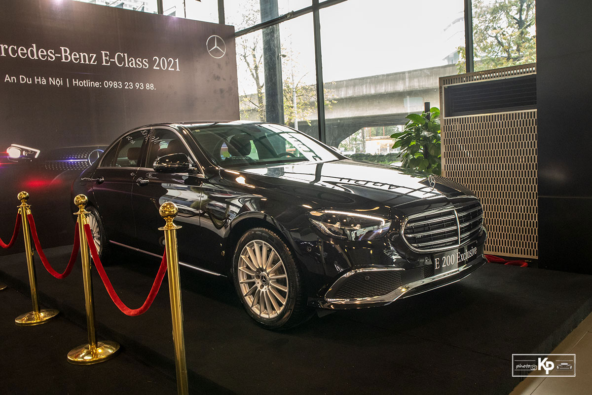 Mercedes-Benz E200 Exclusive 2021 gi&aacute; hơn 2,3 tỷ đồng c&oacute; g&igrave; đặc biệt? a4