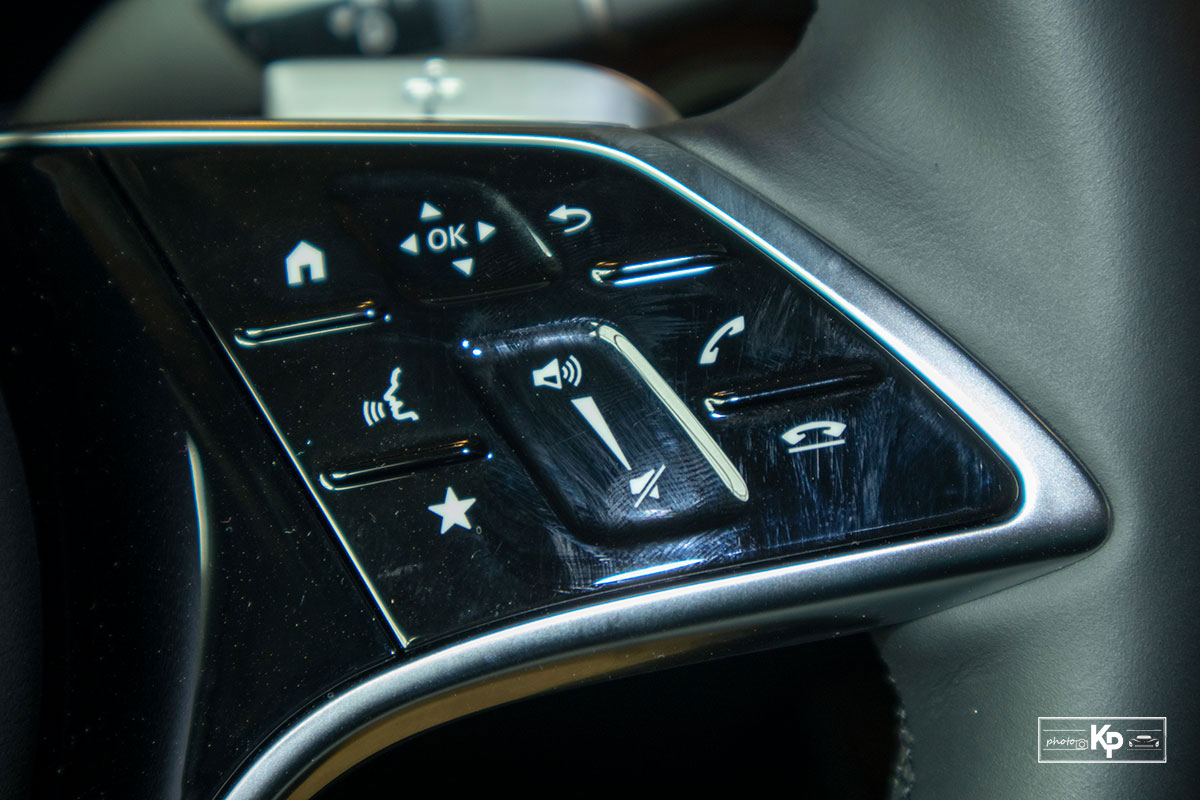 Mercedes-Benz E200 Exclusive 2021 gi&aacute; hơn 2,3 tỷ đồng c&oacute; g&igrave; đặc biệt? a17
