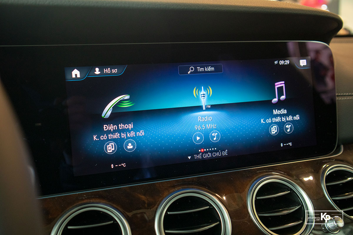 Mercedes-Benz E200 Exclusive 2021 gi&aacute; hơn 2,3 tỷ đồng c&oacute; g&igrave; đặc biệt? a18