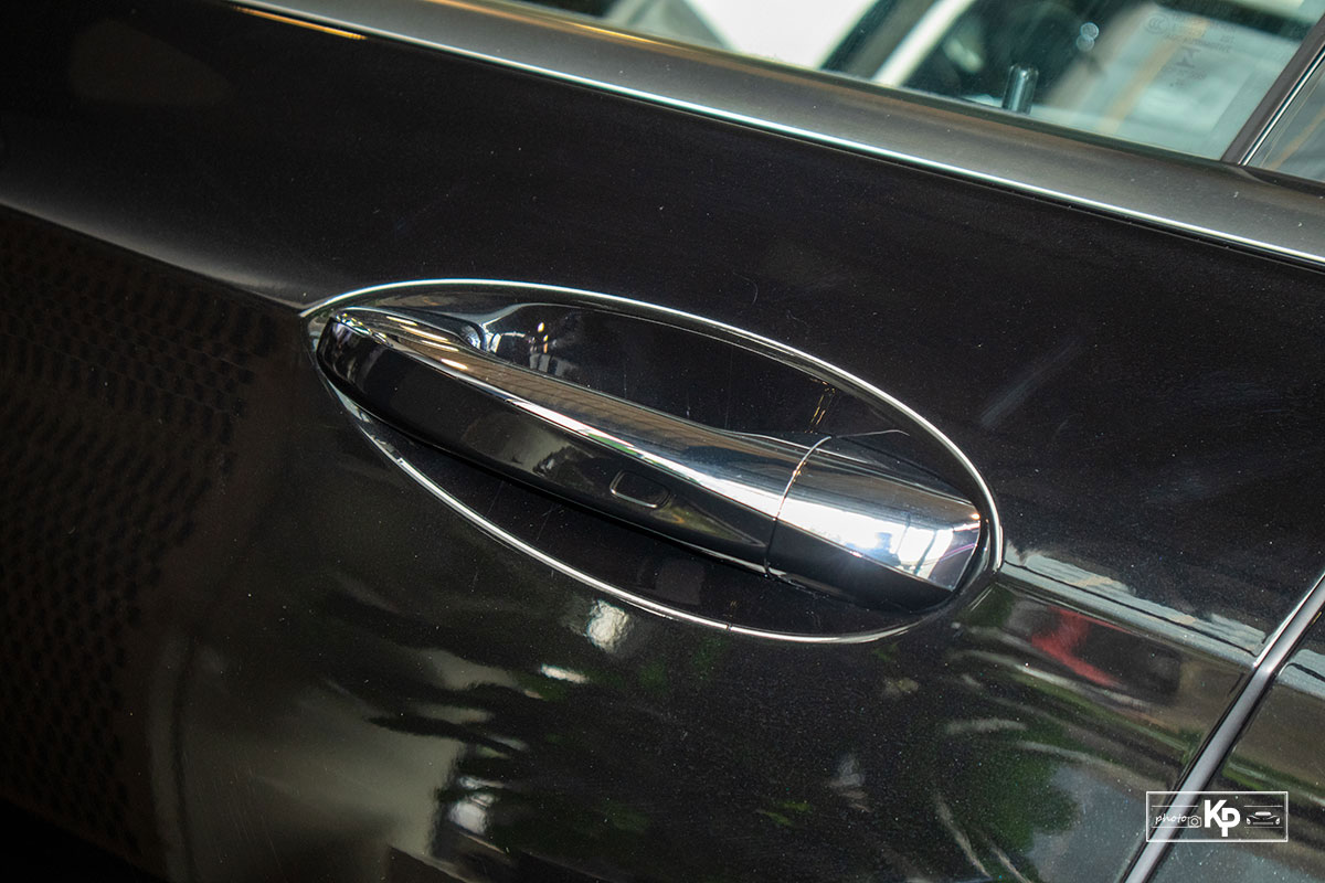 Mercedes-Benz E200 Exclusive 2021 gi&aacute; hơn 2,3 tỷ đồng c&oacute; g&igrave; đặc biệt? a11