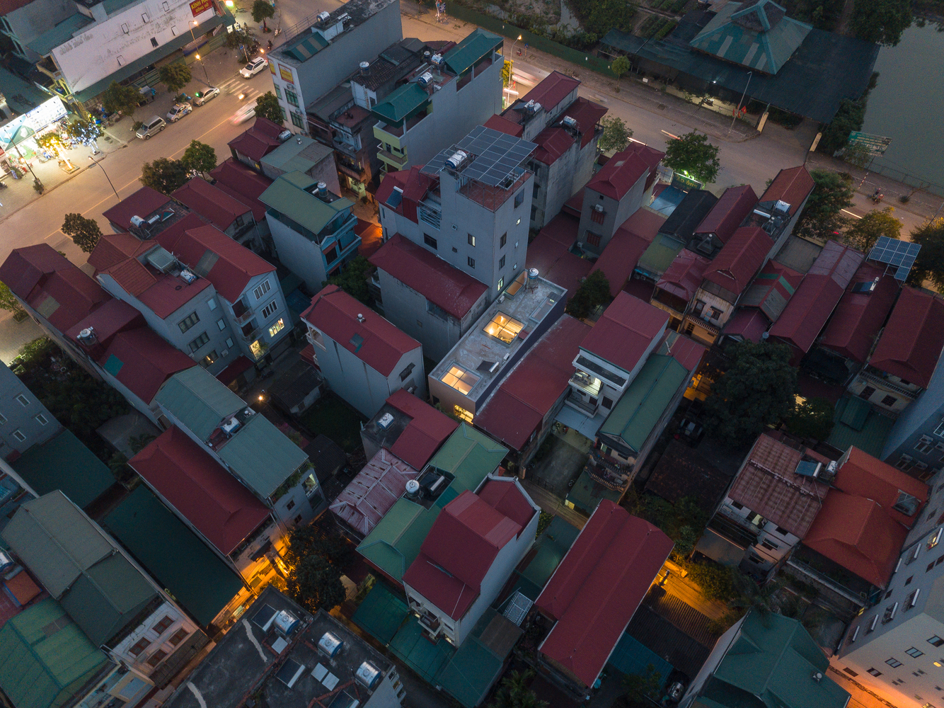 Khung cảnh ngôi nhà về đêm