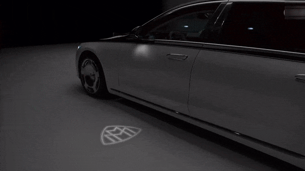 Sedan hạng sang Mercedes-Maybach S680 2022 trang bị động cơ V12 si&ecirc;u mạnh.