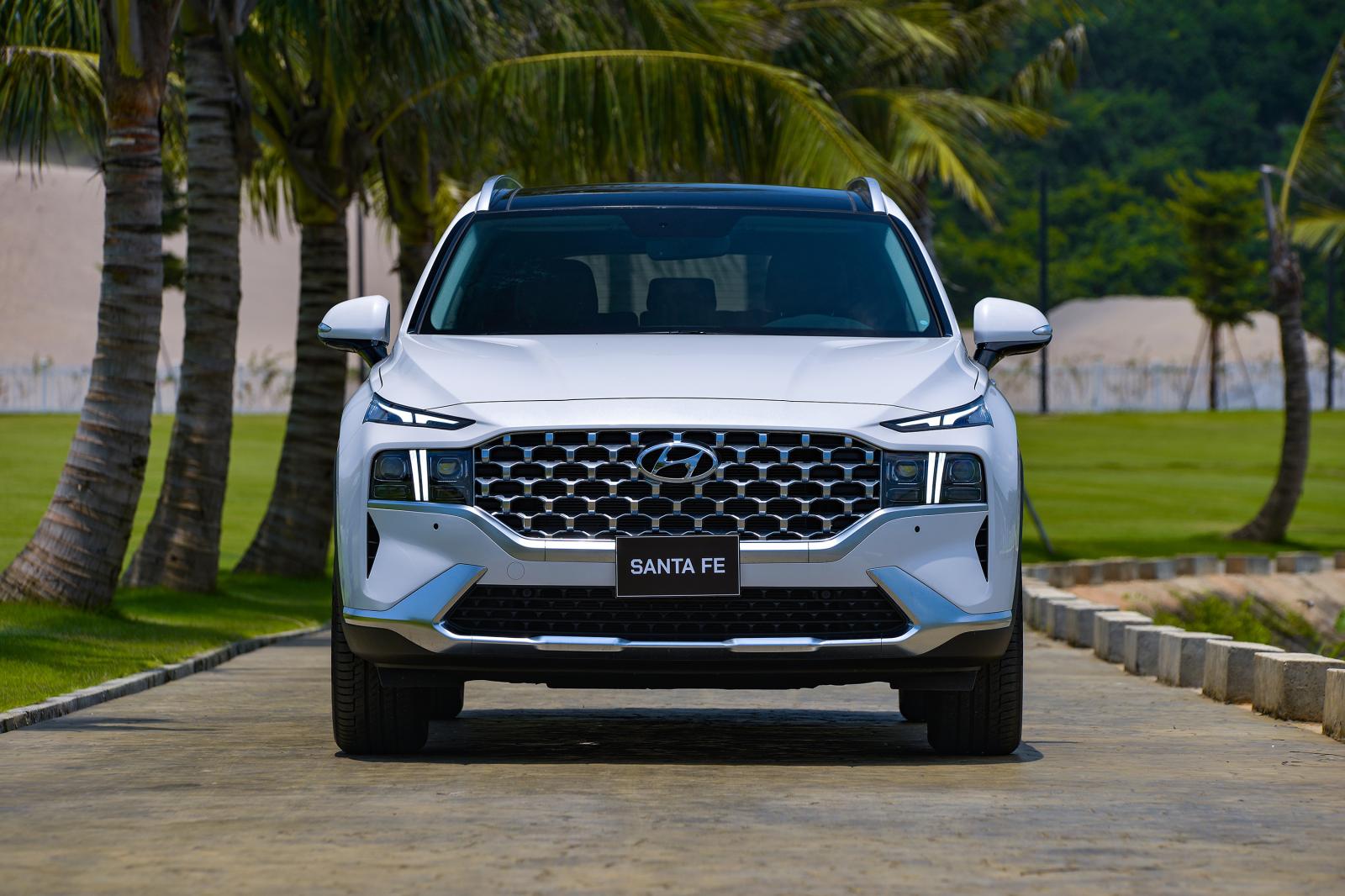 Soi những điểm nhấn đặc biệt tr&ecirc;n Hyundai Santa Fe 2021 a2