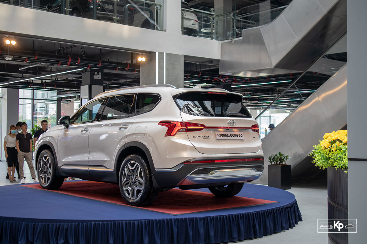 Ảnh Đuôi xe Hyundai Santa Fe 2021