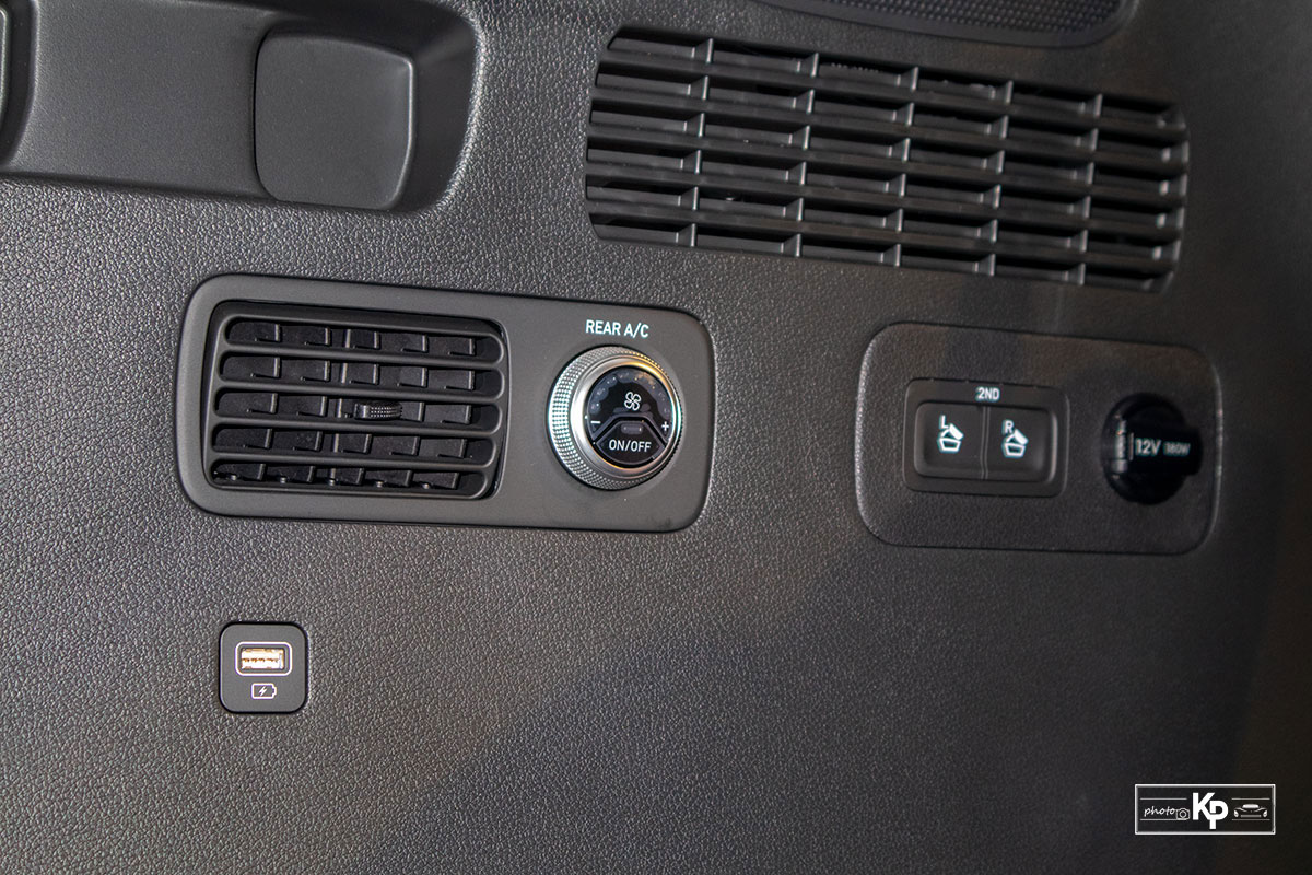 Ảnh Ổ sạc xe Hyundai Santa Fe 2021