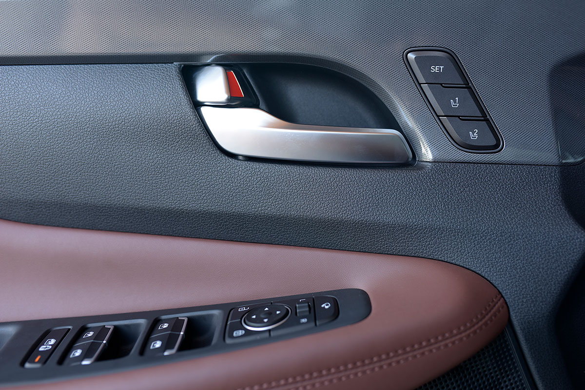 Chốt giá 1,340 tỷ đồng, Hyundai Santa Fe 2021 Dầu cao cấp có gì để cạnh tranh với Kia Sorento? a17