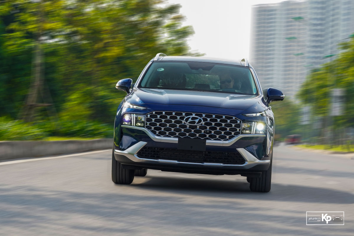 Ảnh Vận h&agrave;nh xe Hyundai Santa Fe 2021