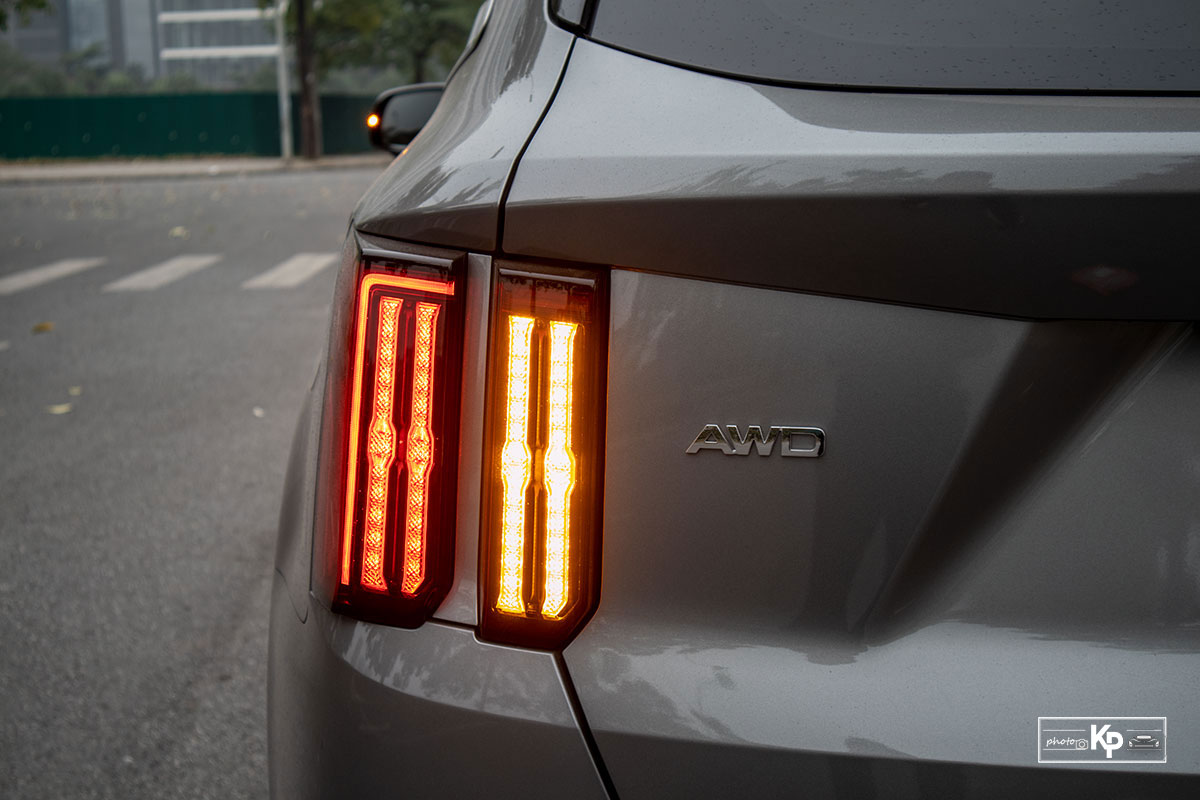 Ảnh Đ&egrave;n hậu xe Kia Sorento 2021 