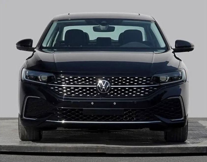 Volkswagen Passat 2022 cập nhật mới bắt mắt hơn.