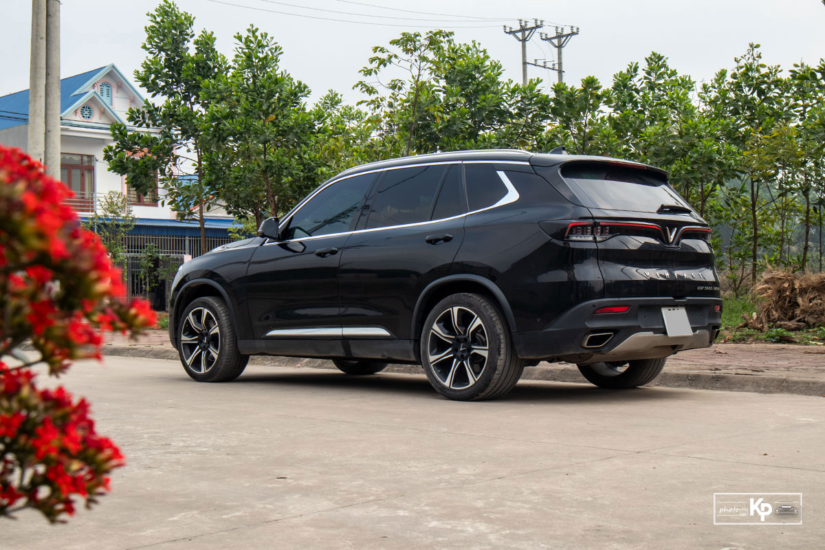 Người d&ugrave;ng đ&aacute;nh gi&aacute; xe VinFast Lux SA2.0 a18