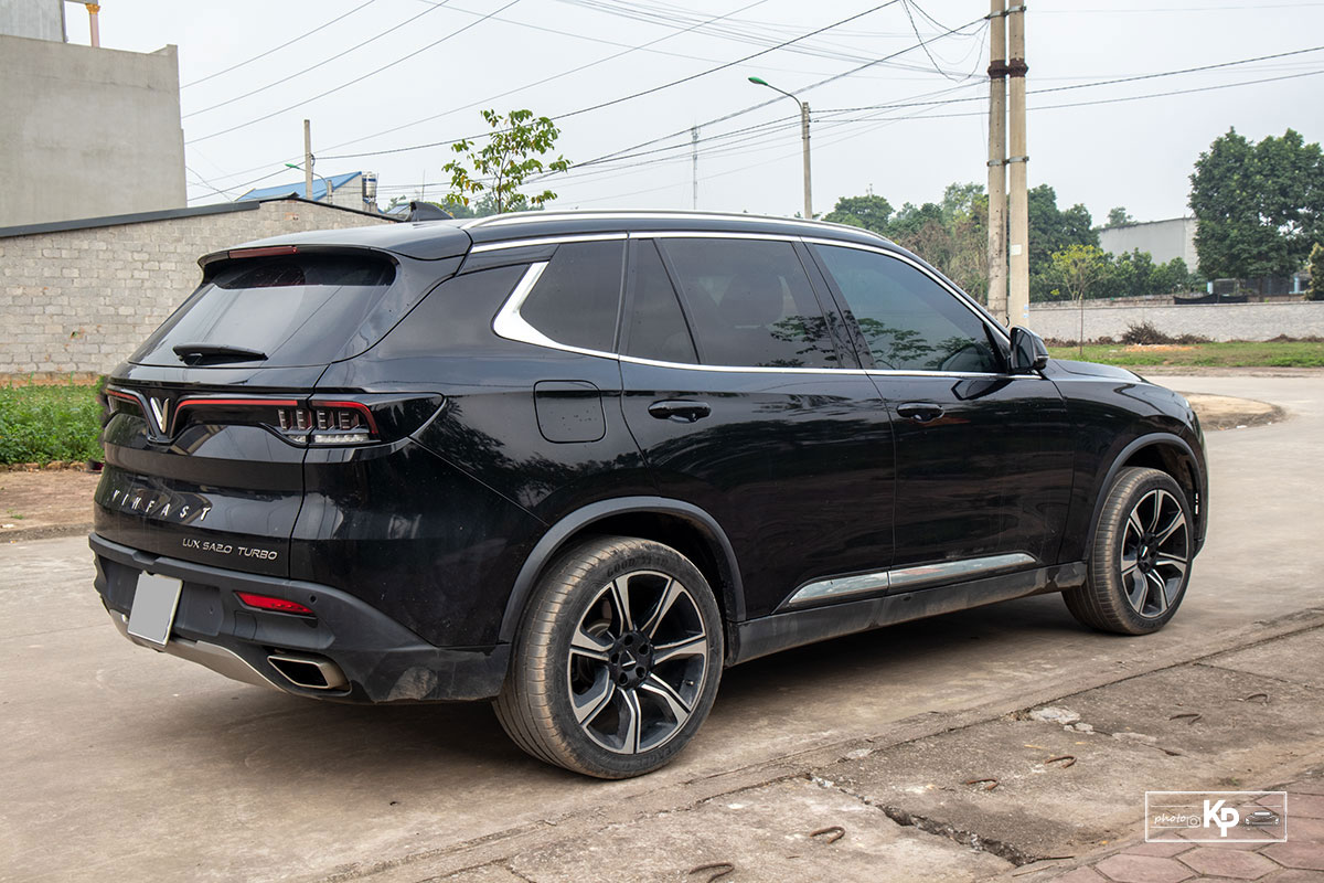Người d&ugrave;ng đ&aacute;nh gi&aacute; xe VinFast Lux SA2.0 a10