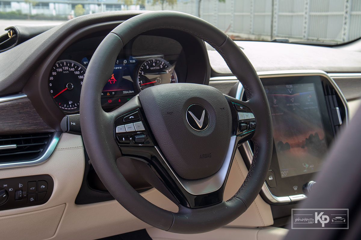 Ảnh V&ocirc;-lăng xe VinFast Lux SA2.0 2021