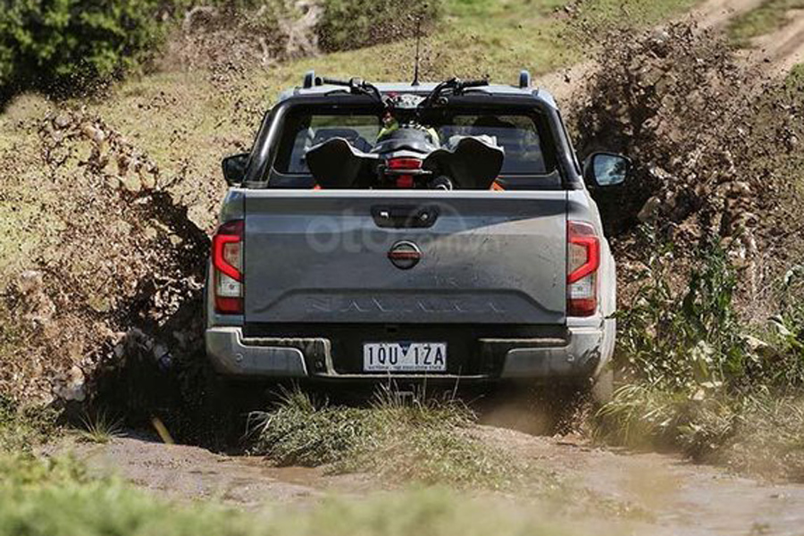 Th&ocirc;ng số kỹ thuật xe Nissan Navara 2021: N&acirc;ng cấp c&oacute; đ&aacute;ng đồng tiền? 4