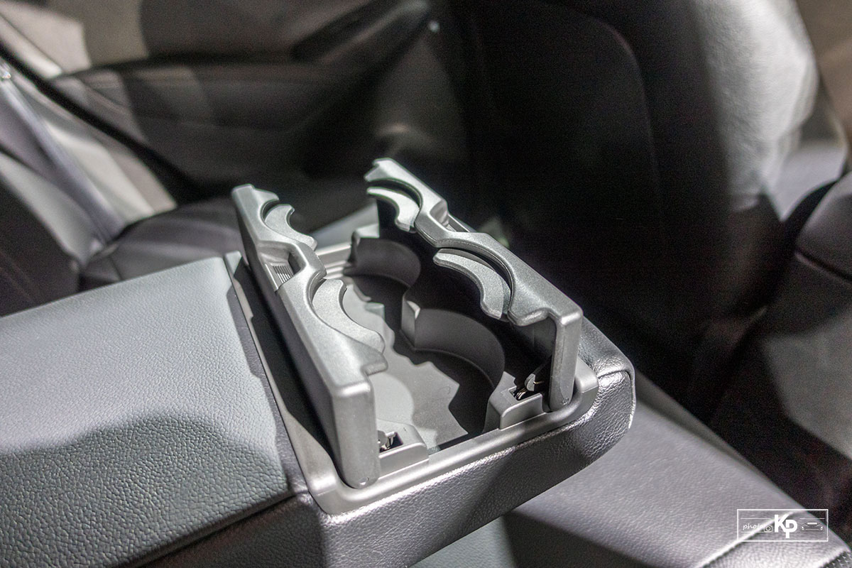 Ảnh Để cốc xe Mazda CX-3 2021 a1