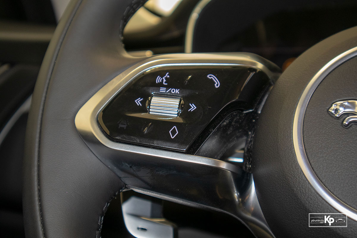 Ảnh N&uacute;t bấm xe Jaguar F-Pace 2021