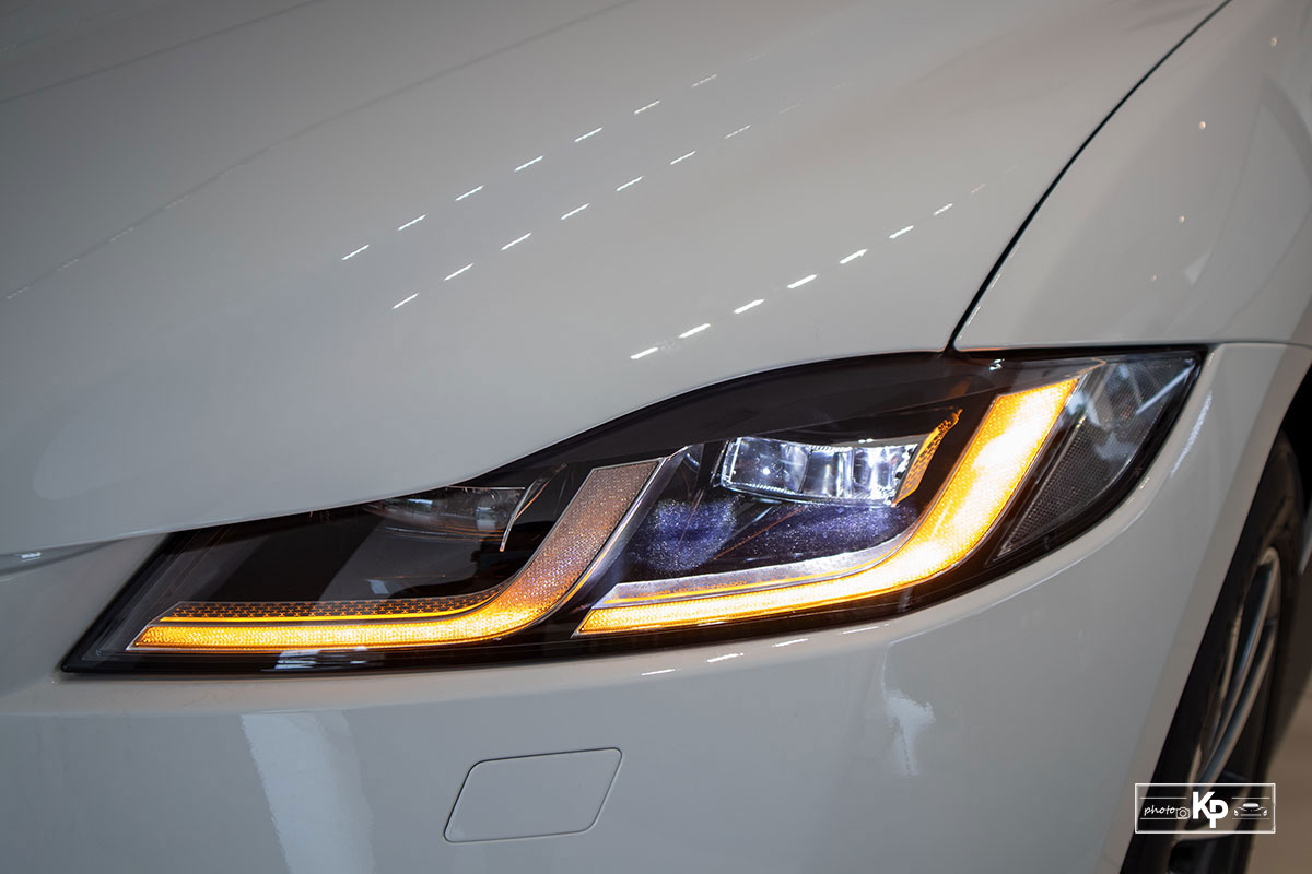Ảnh Đ&egrave;n pha xe Jaguar F-Pace 2021
