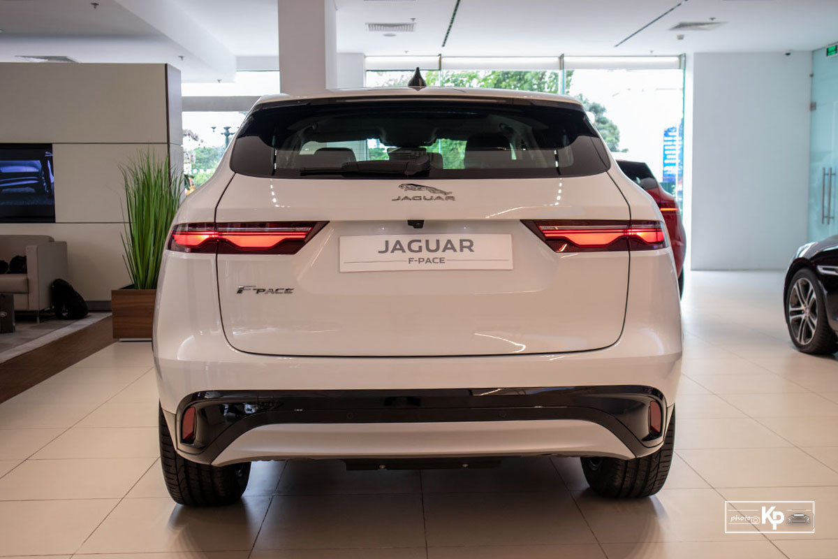 Ảnh Đu&ocirc;i xe Jaguar F-Pace 2021