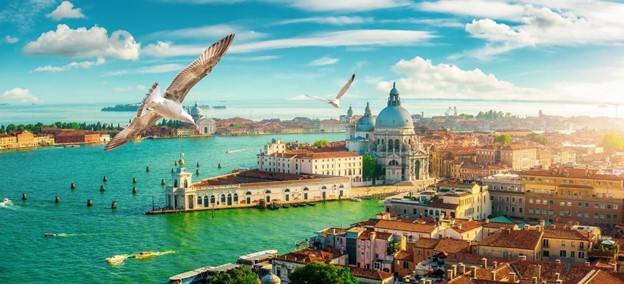 th&agrave;nh phố biển c&oacute; nhiều c&ocirc;ng tr&igrave;nh nh&agrave; ở