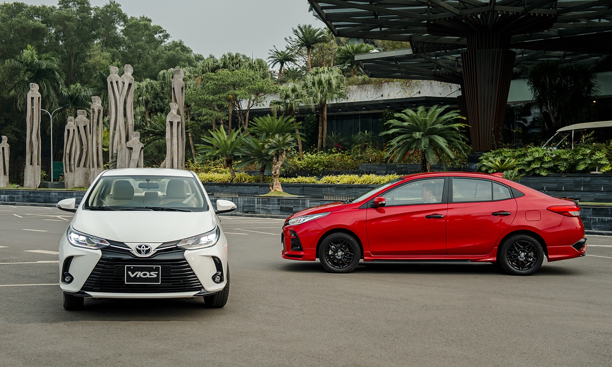 Toyota Vios 2021 giảm giá mạnh, kèm phụ kiện giá trị.