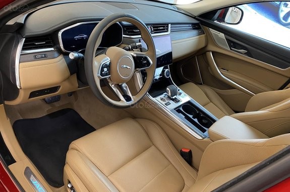 Khoang n&ocirc;̣i th&acirc;́t Jaguar XF 2021 có nhi&ecirc;̀u đi&ecirc;̉m mới &acirc;́n tượng 1