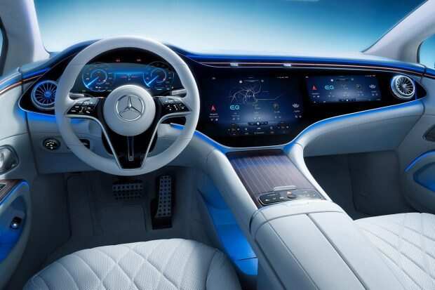Mercedes-Benz EQS sở hữu các tính năng tiện lợi, thông minh.