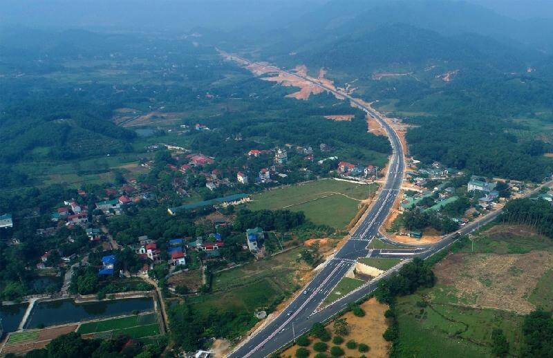 Cao tốc Hòa Lạc - Hòa Bình rút ngắn khoảng cách giữa Thủ đô Hà Nội và tỉnh Hòa Bình.