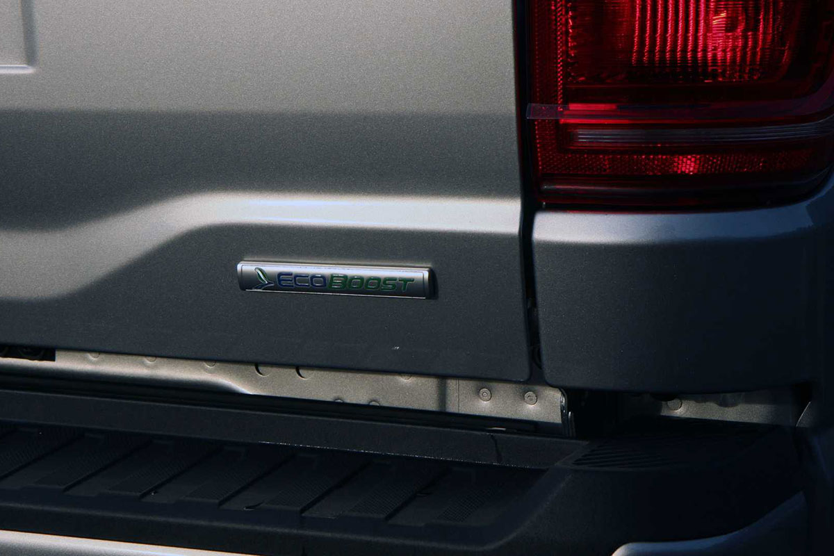 Ảnh Đ&egrave;n hậu xe Ford F-150 2021 