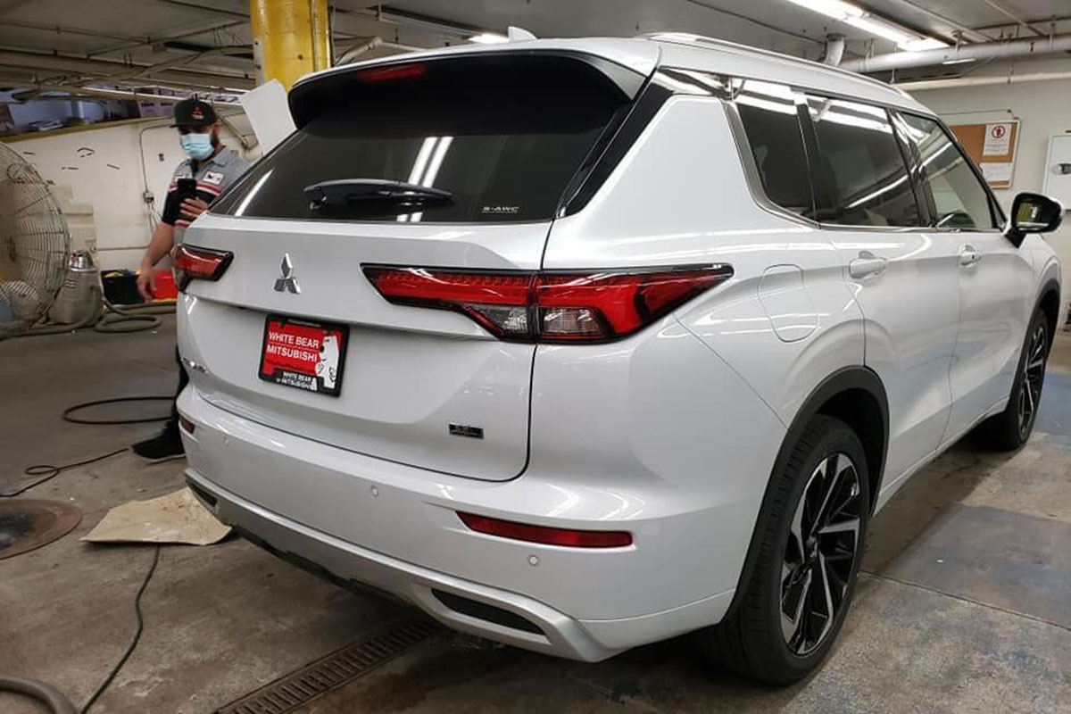 Ảnh thực tế Mitsubishi Outlander thế hệ mới tại đại lý: Quá đẹp, thay đổi đáng giá để thách thức CR-V, CX-5 a4