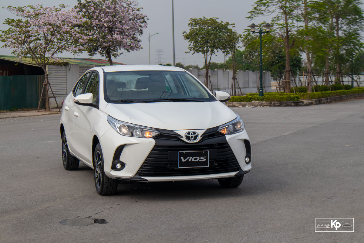 Toyota Vios nh&acirc;̣n ưu đãi phí trước bạ đ&ecirc;́n h&ecirc;́t tháng 8.