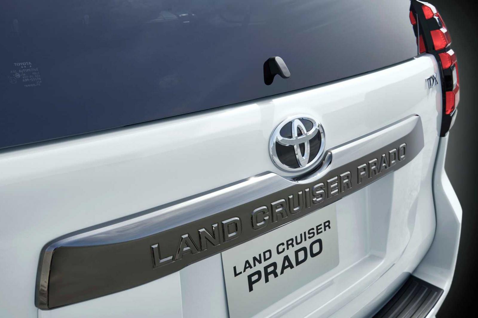 Toyota Land Cruiser Prado 70th Anniversary Edition trình làng - Ảnh 2 Toyota Land Cruiser Prado 70th Anniversary Edition trình làng - Ảnh 2.