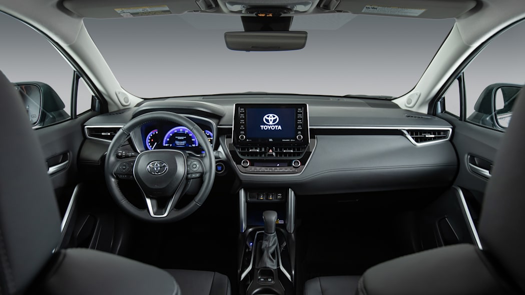 Toyota Corolla Cross 2022 mới mạnh mẽ, đa dụng v&agrave; tiết kiệm nhi&ecirc;n liệu.