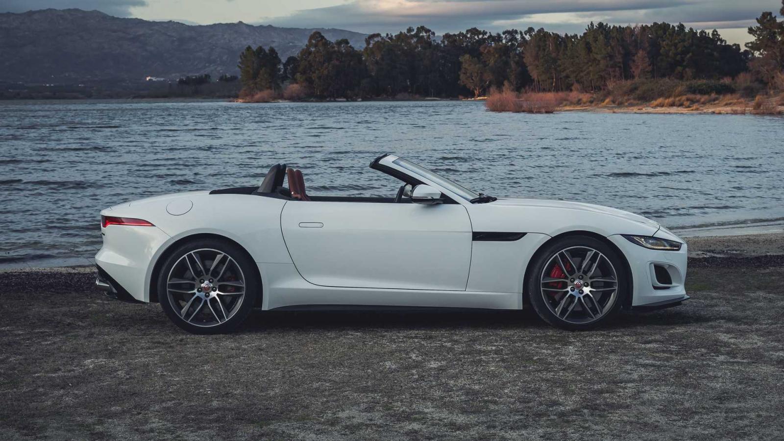 Jaguar F-Type 2022 khai tử động cơ 4 xi-lanh v&agrave; 6 xi-lanh.