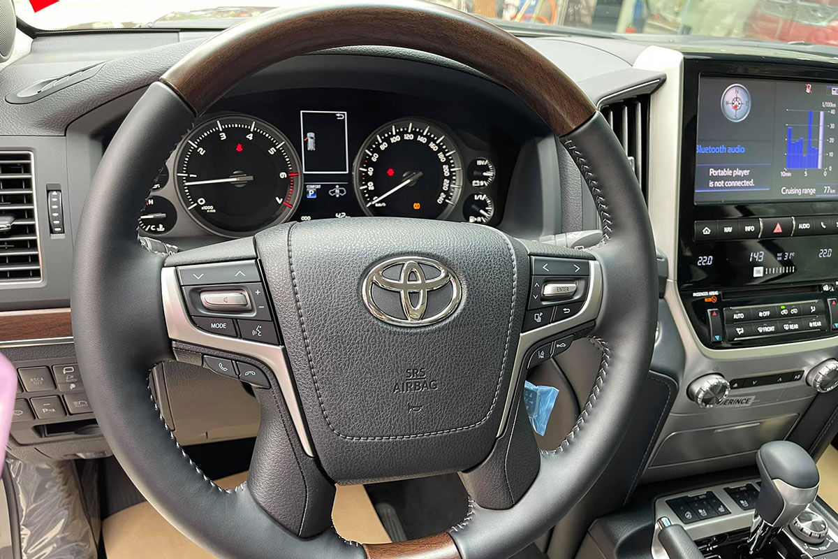 Sắp ra mắt thế hệ mới, chiếc Toyota Land Cruiser 2021 màu độc cuối cùng về Việt Nam tìm chủ 7 Sắp ra mắt thế hệ mới, chiếc Toyota Land Cruiser 2021 màu độc cuối cùng về Việt Nam tìm chủ 7a