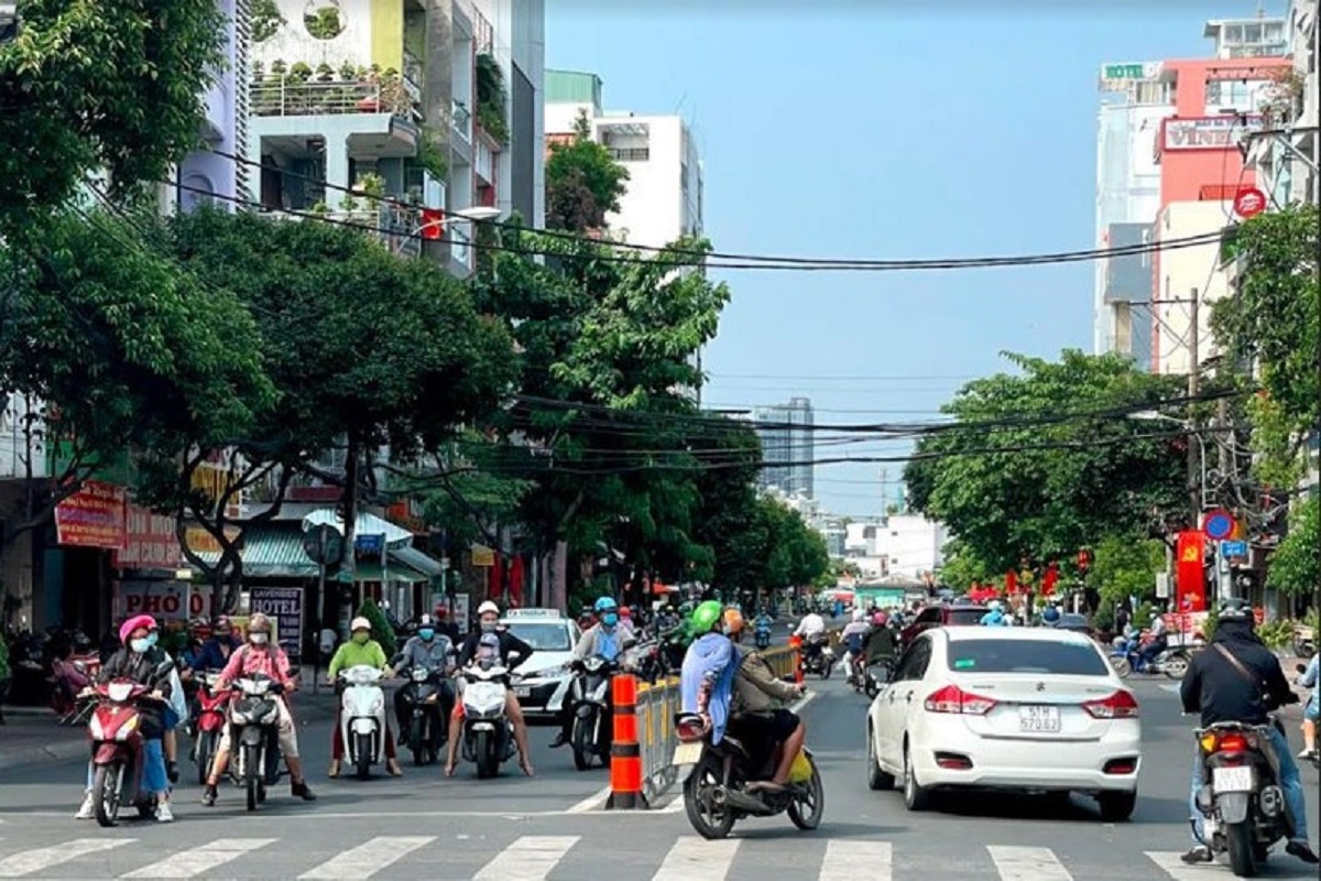 Dừng chờ đèn đỏ ở nơi có bóng râm phạt bao nhiêu? 1