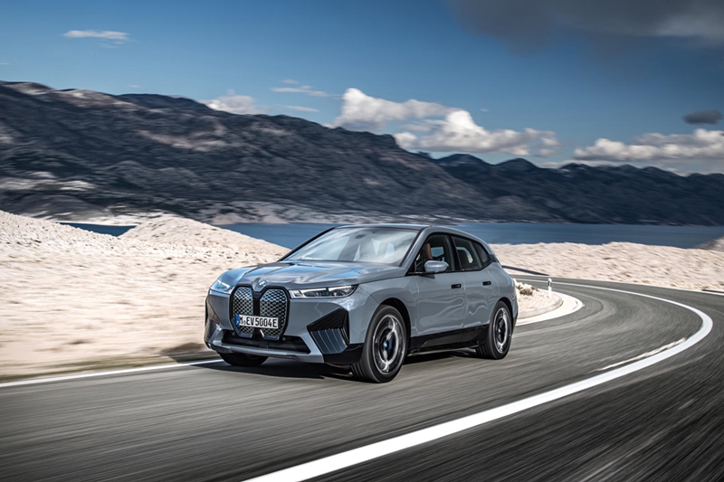 BMW iX sẽ ch&iacute;nh thức c&oacute; mặt tr&ecirc;n thị trường v&agrave;o th&aacute;ng 3/2022.