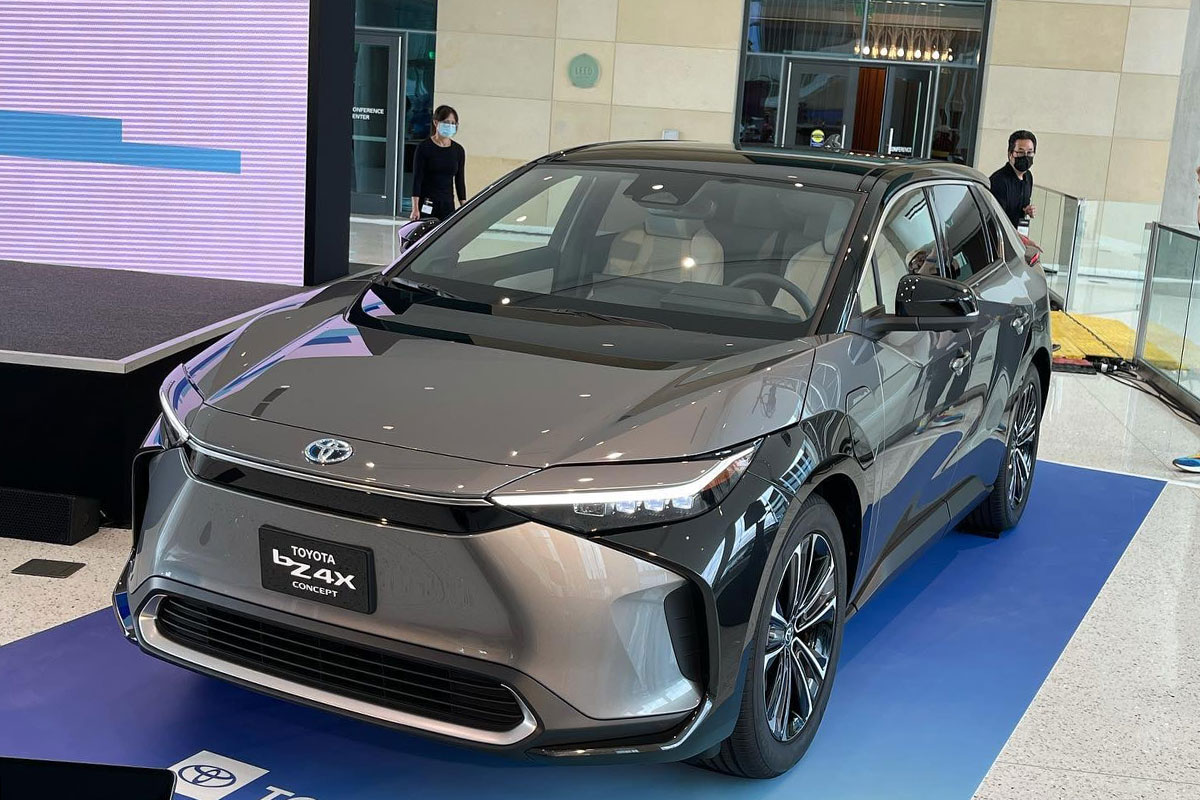 Ảnh thực tế Toyota bZ4X, chưa thấy chiếc xe Toyota n&agrave;o đẹp thế n&agrave;y! a2