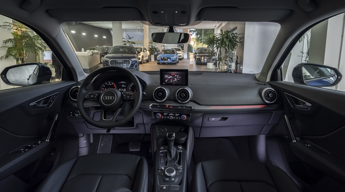 Nội thất Audi Q2 rộng r&atilde;i hơn.